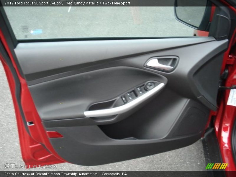 Red Candy Metallic / Two-Tone Sport 2012 Ford Focus SE Sport 5-Door