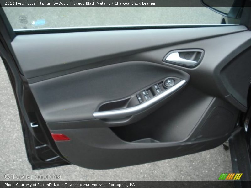 Tuxedo Black Metallic / Charcoal Black Leather 2012 Ford Focus Titanium 5-Door