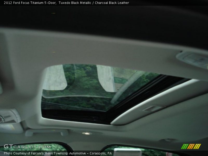 Tuxedo Black Metallic / Charcoal Black Leather 2012 Ford Focus Titanium 5-Door