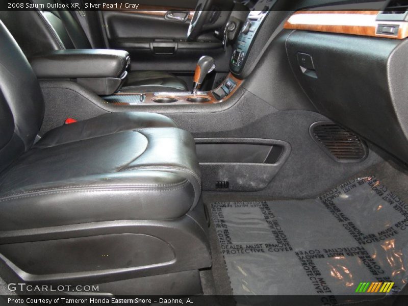 Silver Pearl / Gray 2008 Saturn Outlook XR