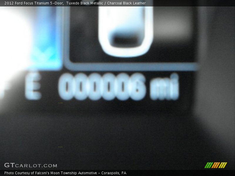 Tuxedo Black Metallic / Charcoal Black Leather 2012 Ford Focus Titanium 5-Door