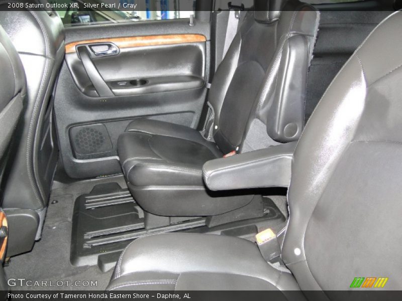 Silver Pearl / Gray 2008 Saturn Outlook XR