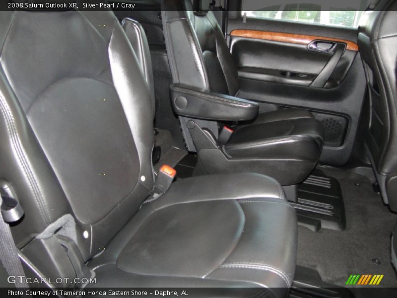 Silver Pearl / Gray 2008 Saturn Outlook XR