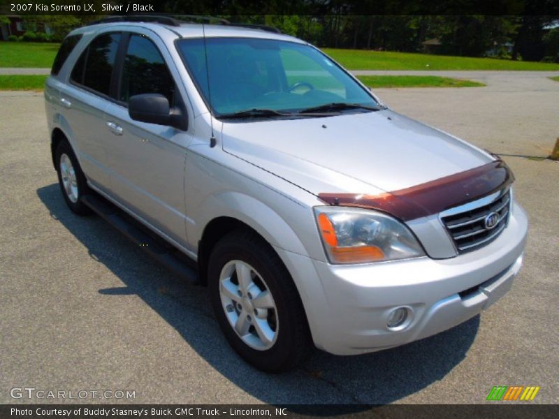 Silver / Black 2007 Kia Sorento LX