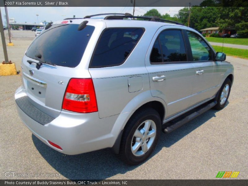 Silver / Black 2007 Kia Sorento LX