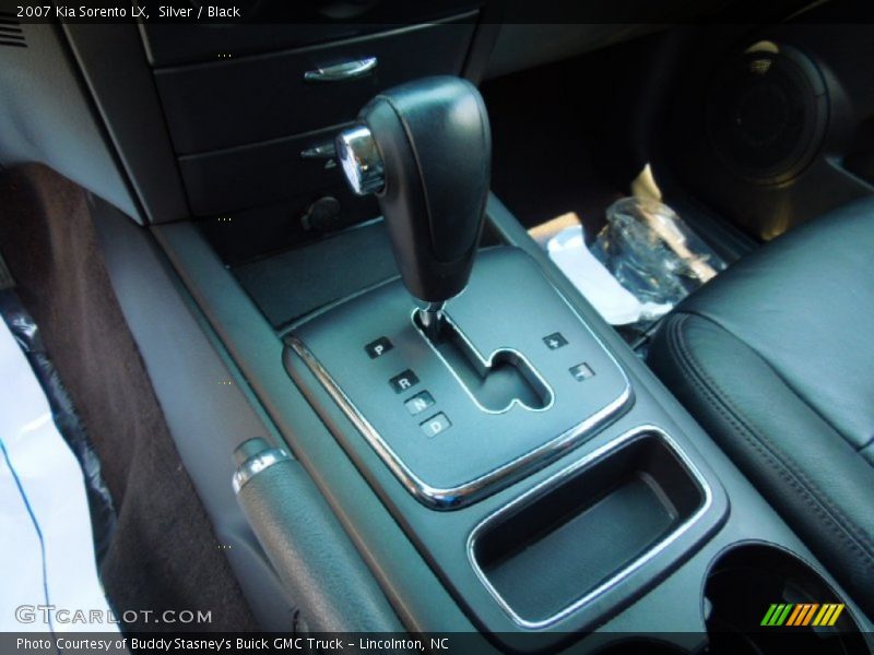 Silver / Black 2007 Kia Sorento LX