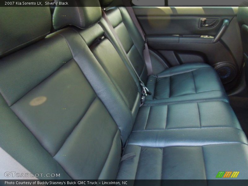 Silver / Black 2007 Kia Sorento LX