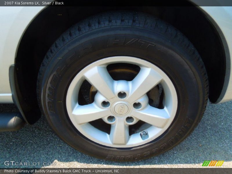 Silver / Black 2007 Kia Sorento LX