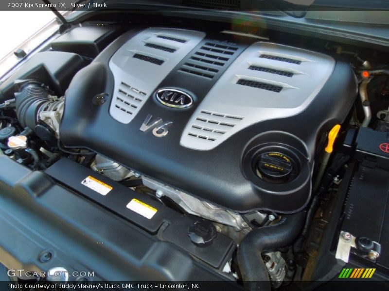 Silver / Black 2007 Kia Sorento LX