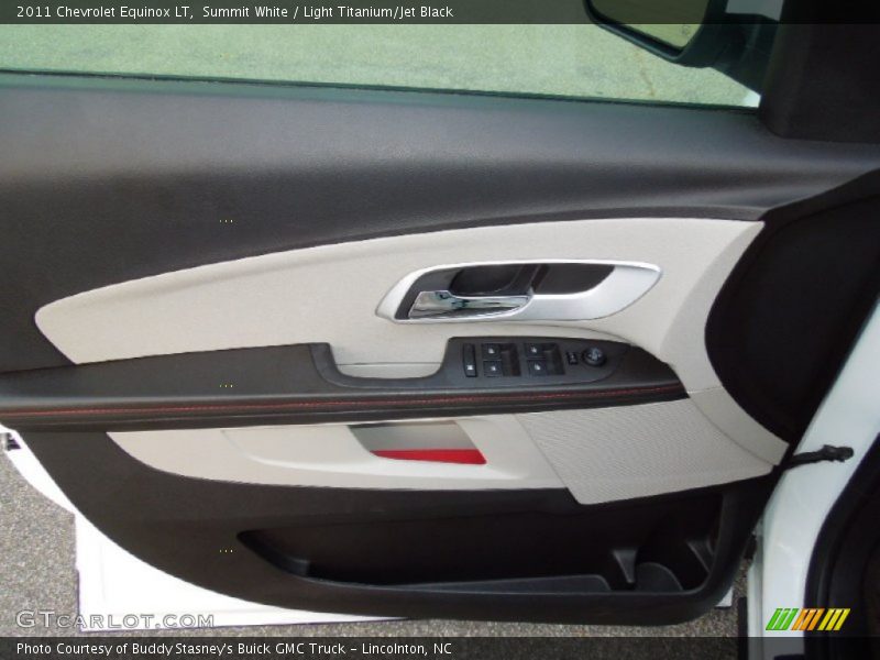 Summit White / Light Titanium/Jet Black 2011 Chevrolet Equinox LT
