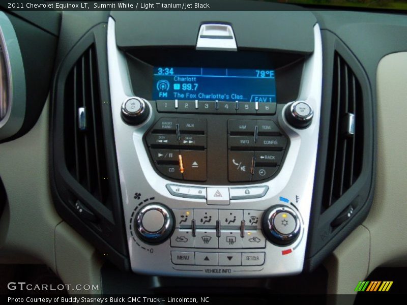 Summit White / Light Titanium/Jet Black 2011 Chevrolet Equinox LT