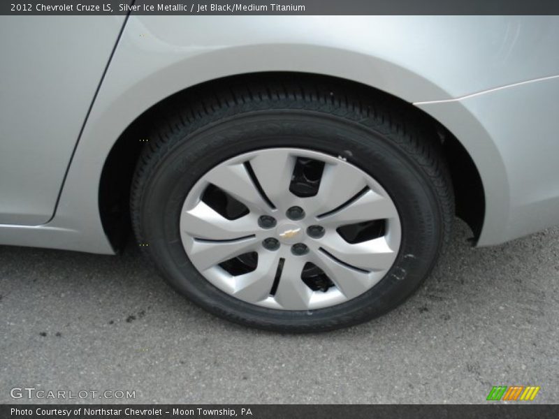 Silver Ice Metallic / Jet Black/Medium Titanium 2012 Chevrolet Cruze LS