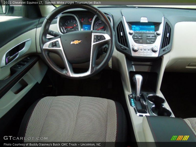 Summit White / Light Titanium/Jet Black 2011 Chevrolet Equinox LT