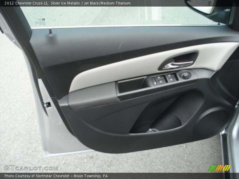 Silver Ice Metallic / Jet Black/Medium Titanium 2012 Chevrolet Cruze LS