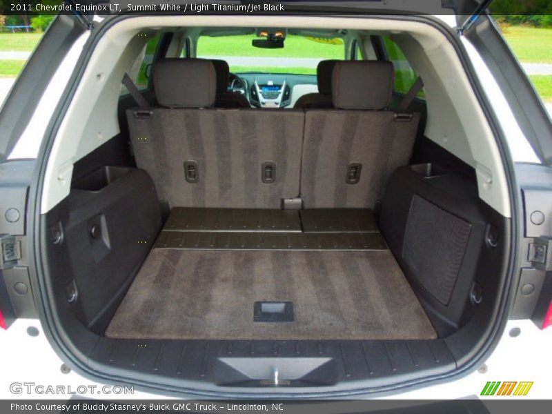 Summit White / Light Titanium/Jet Black 2011 Chevrolet Equinox LT