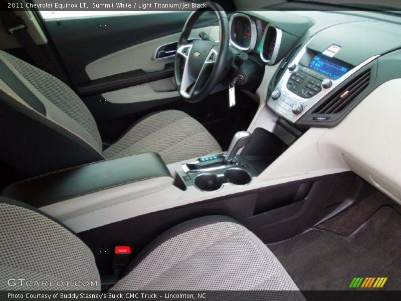 Summit White / Light Titanium/Jet Black 2011 Chevrolet Equinox LT