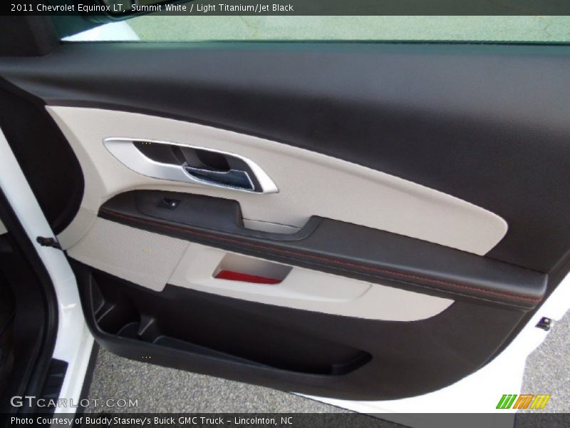 Summit White / Light Titanium/Jet Black 2011 Chevrolet Equinox LT