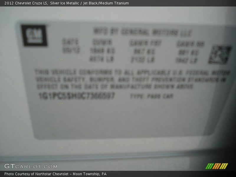 Silver Ice Metallic / Jet Black/Medium Titanium 2012 Chevrolet Cruze LS