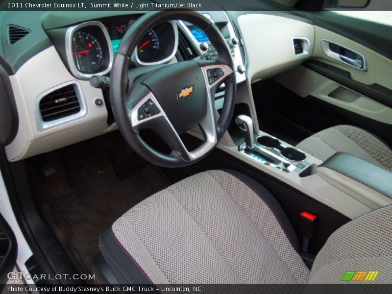 Summit White / Light Titanium/Jet Black 2011 Chevrolet Equinox LT