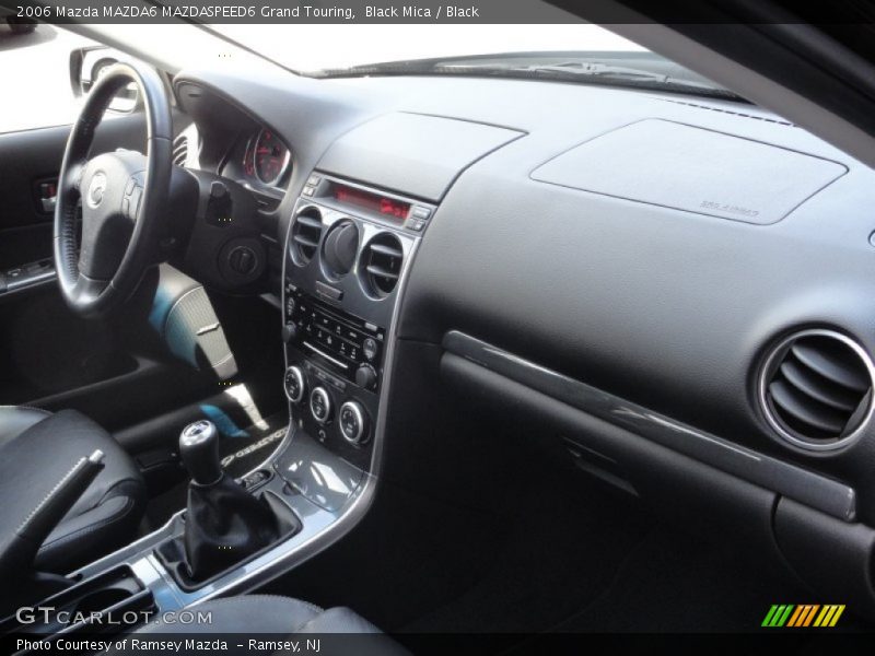 Dashboard of 2006 MAZDA6 MAZDASPEED6 Grand Touring