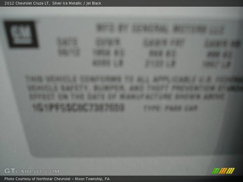 Silver Ice Metallic / Jet Black 2012 Chevrolet Cruze LT