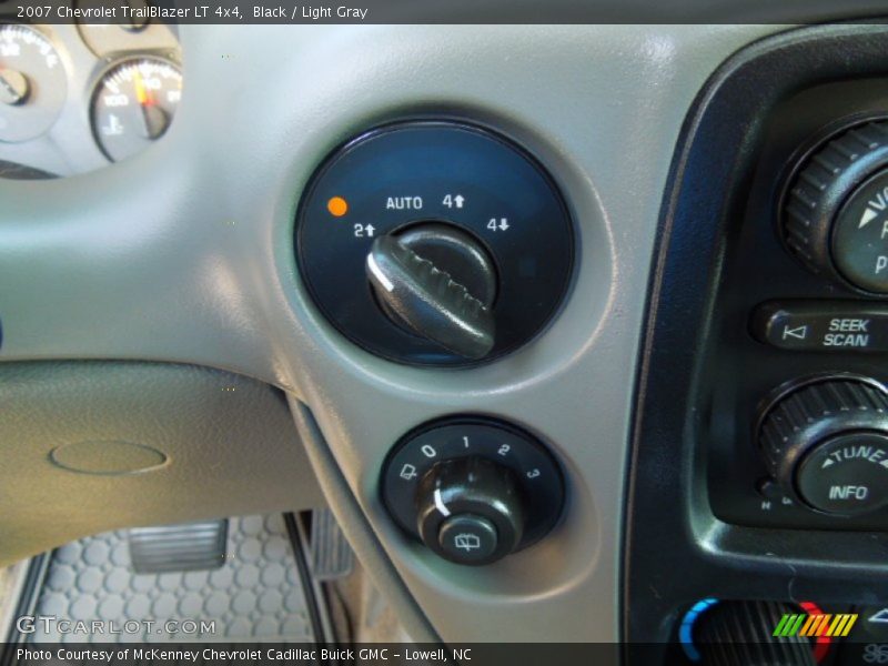 Black / Light Gray 2007 Chevrolet TrailBlazer LT 4x4