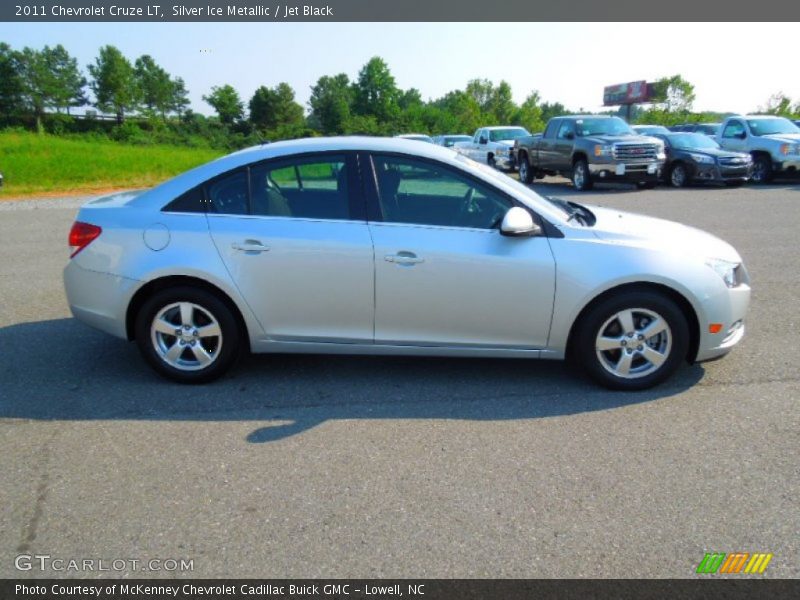 Silver Ice Metallic / Jet Black 2011 Chevrolet Cruze LT