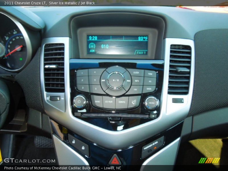 Silver Ice Metallic / Jet Black 2011 Chevrolet Cruze LT