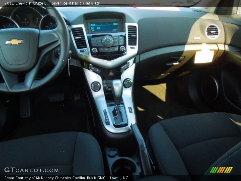 Silver Ice Metallic / Jet Black 2011 Chevrolet Cruze LT