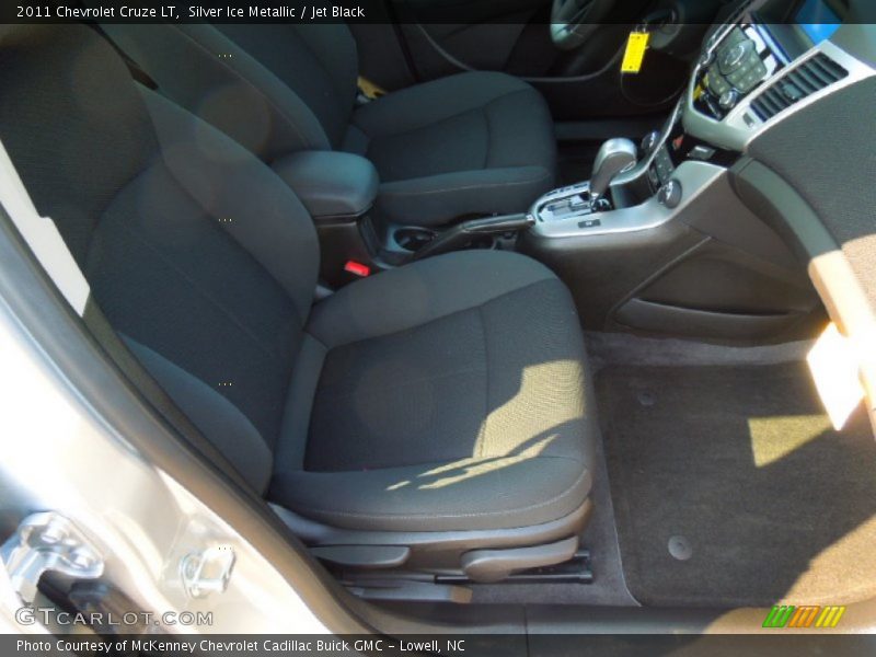 Silver Ice Metallic / Jet Black 2011 Chevrolet Cruze LT
