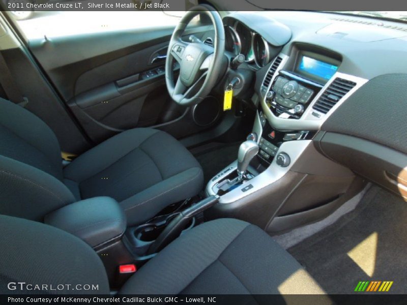Silver Ice Metallic / Jet Black 2011 Chevrolet Cruze LT