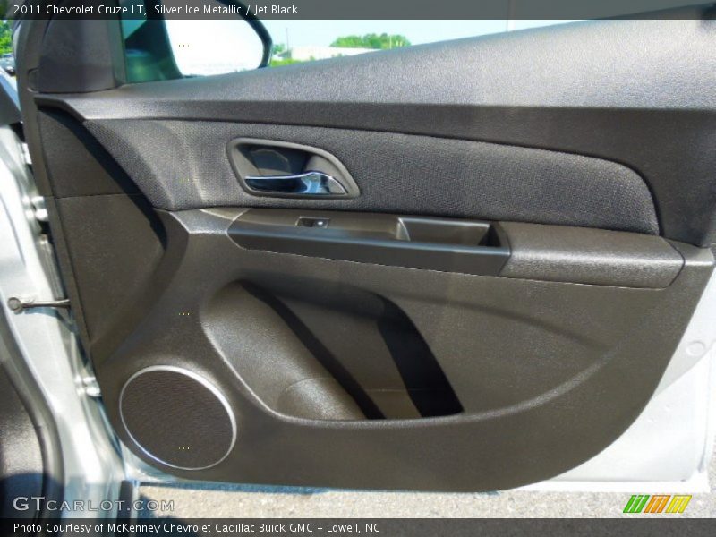 Silver Ice Metallic / Jet Black 2011 Chevrolet Cruze LT