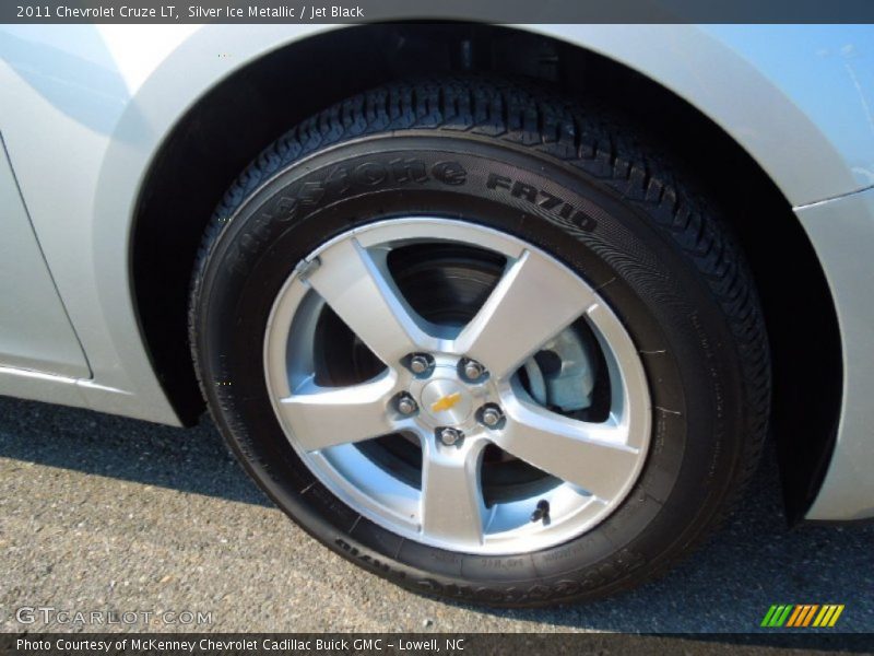 Silver Ice Metallic / Jet Black 2011 Chevrolet Cruze LT