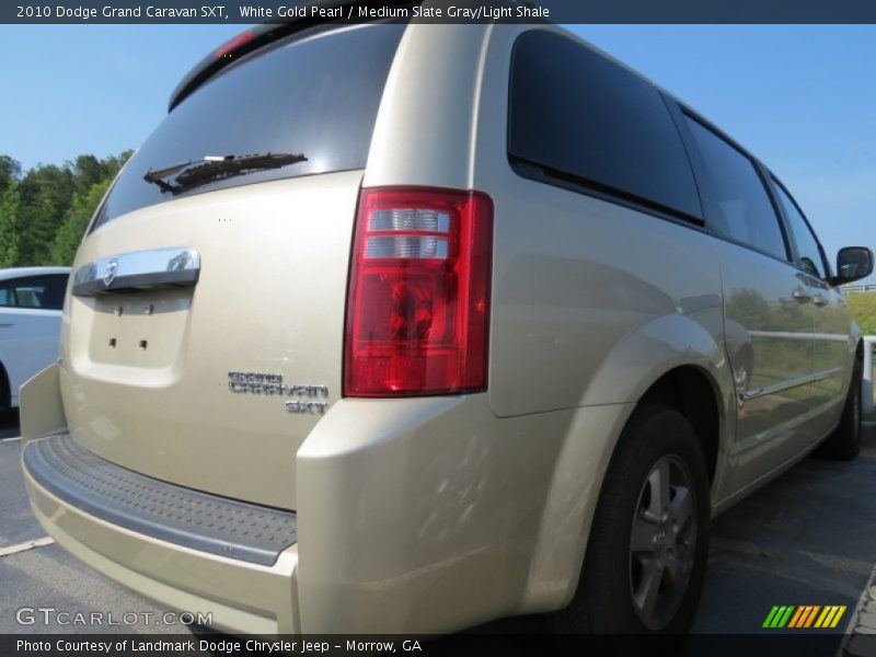 White Gold Pearl / Medium Slate Gray/Light Shale 2010 Dodge Grand Caravan SXT