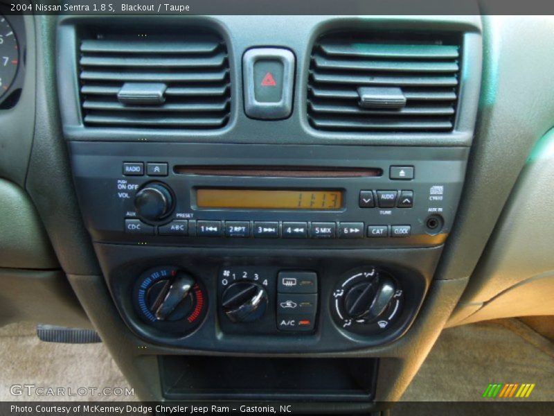 Blackout / Taupe 2004 Nissan Sentra 1.8 S