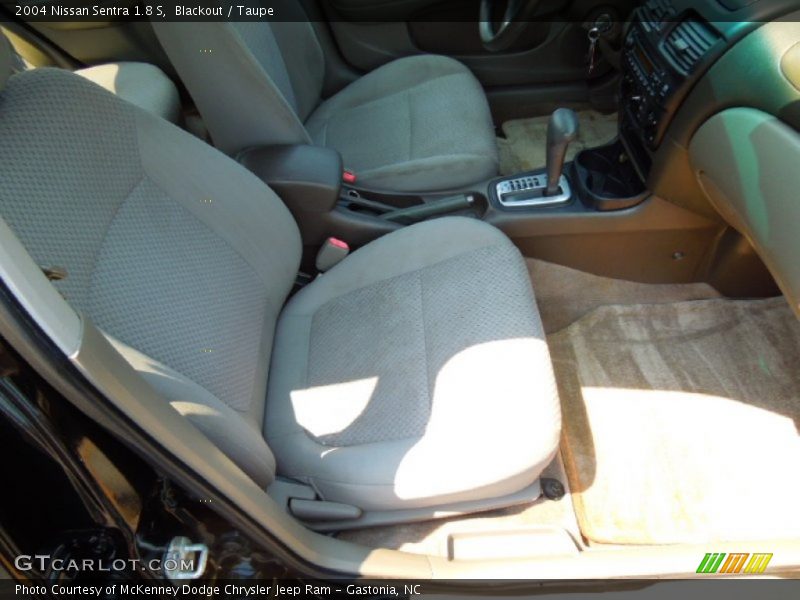 Blackout / Taupe 2004 Nissan Sentra 1.8 S