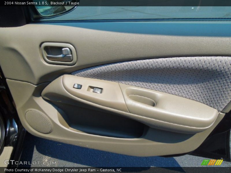 Blackout / Taupe 2004 Nissan Sentra 1.8 S