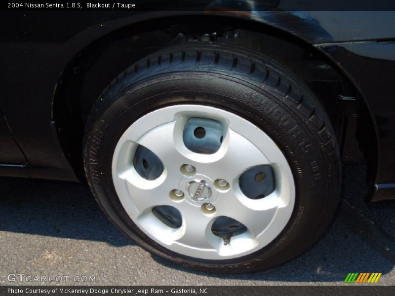 Blackout / Taupe 2004 Nissan Sentra 1.8 S