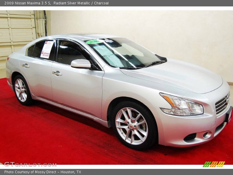 Radiant Silver Metallic / Charcoal 2009 Nissan Maxima 3.5 S