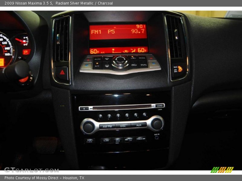 Radiant Silver Metallic / Charcoal 2009 Nissan Maxima 3.5 S