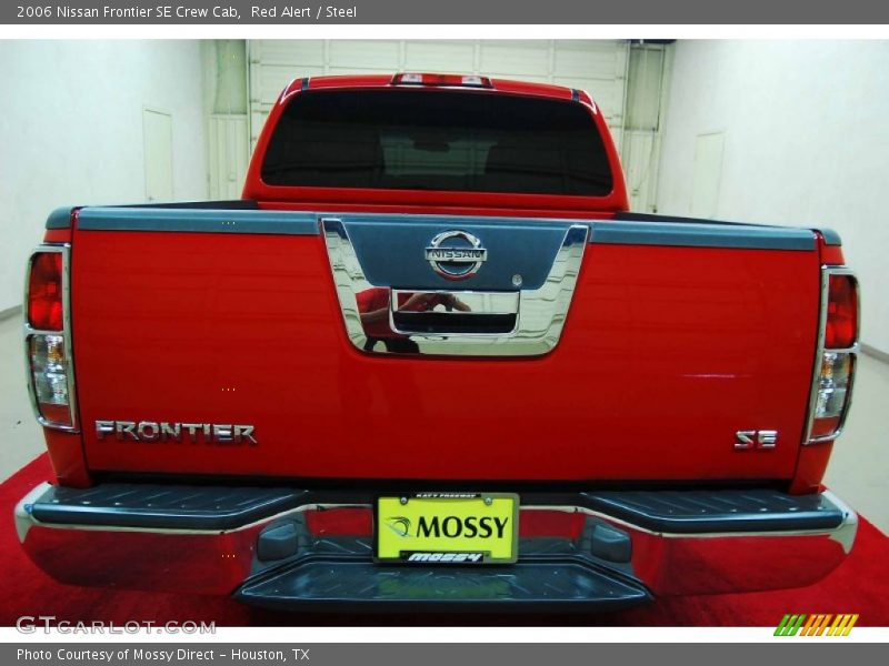 Red Alert / Steel 2006 Nissan Frontier SE Crew Cab