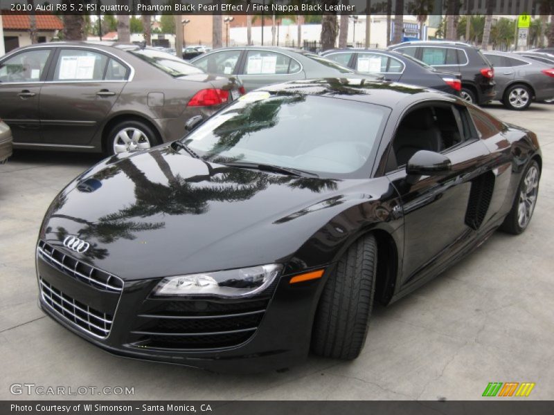 Front 3/4 View of 2010 R8 5.2 FSI quattro