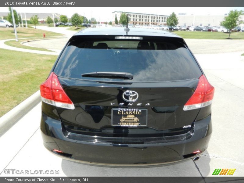 Black / Ivory 2010 Toyota Venza AWD