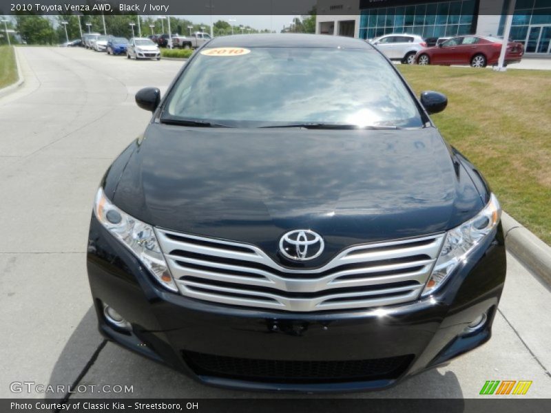 Black / Ivory 2010 Toyota Venza AWD