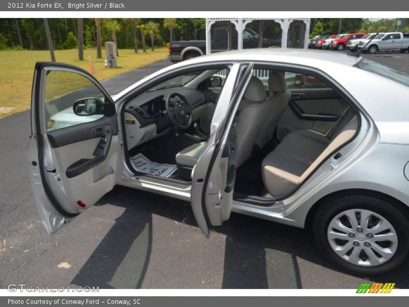 Bright Silver / Black 2012 Kia Forte EX