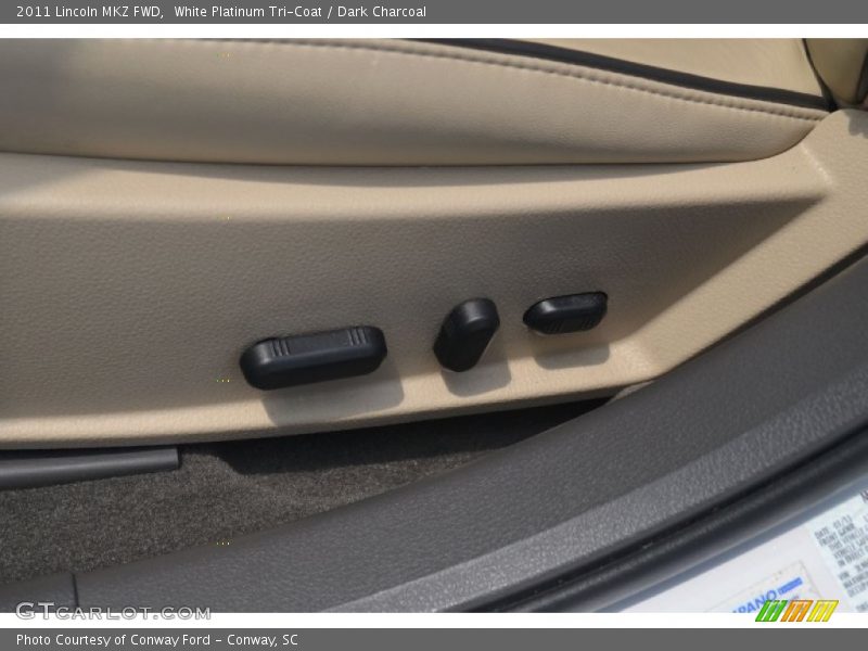 White Platinum Tri-Coat / Dark Charcoal 2011 Lincoln MKZ FWD