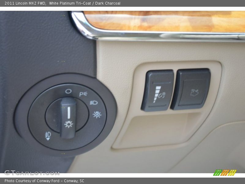 White Platinum Tri-Coat / Dark Charcoal 2011 Lincoln MKZ FWD