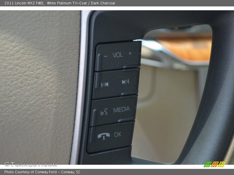 White Platinum Tri-Coat / Dark Charcoal 2011 Lincoln MKZ FWD
