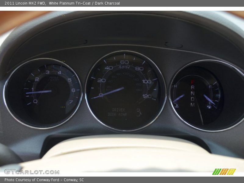 White Platinum Tri-Coat / Dark Charcoal 2011 Lincoln MKZ FWD