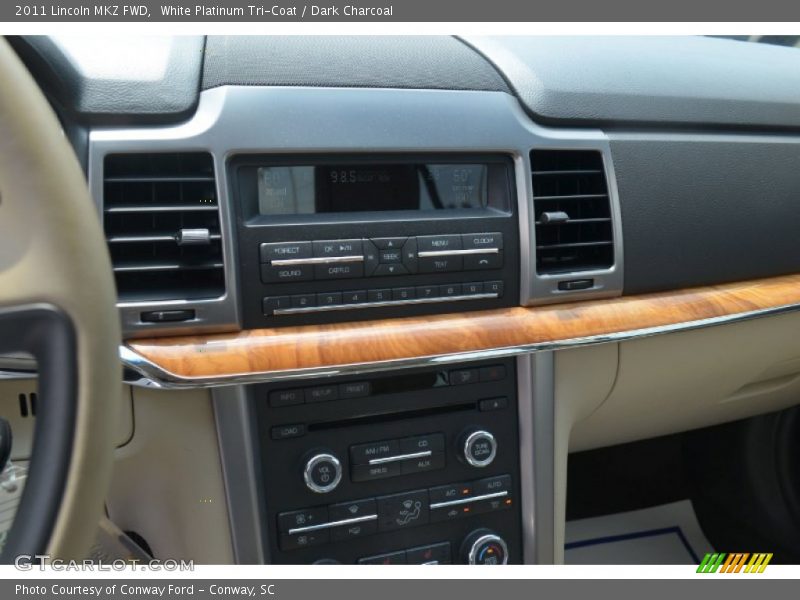 White Platinum Tri-Coat / Dark Charcoal 2011 Lincoln MKZ FWD
